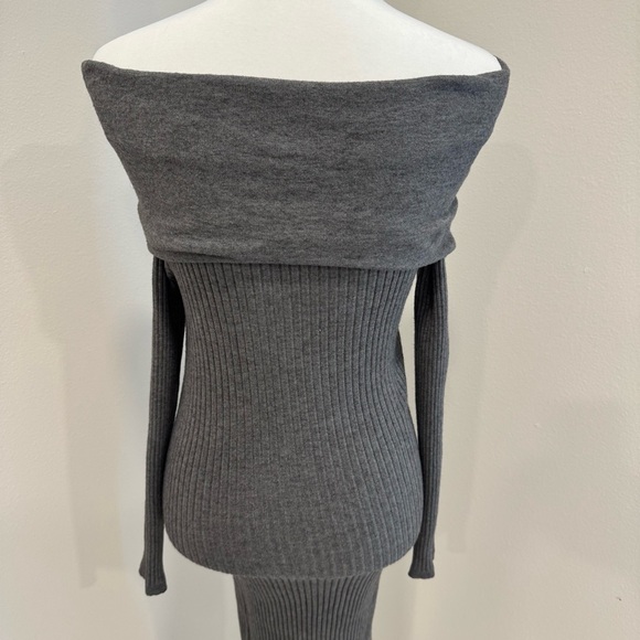 Line & Dot Ribbed Knit Midi Dress Long Sleeve Feminine Contemporary M - Picture 4 of 6